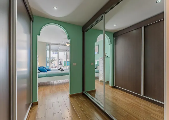 Gorgeous In * Кальяо-Сальвахе