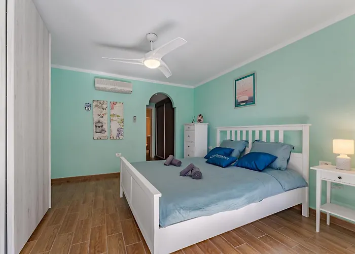 Gorgeous In * 卡亚俄萨尔瓦赫