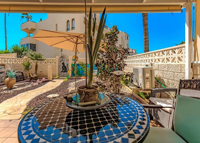 Gorgeous In 卡亚俄萨尔瓦赫